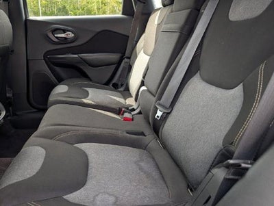 2016 Jeep Cherokee Sport