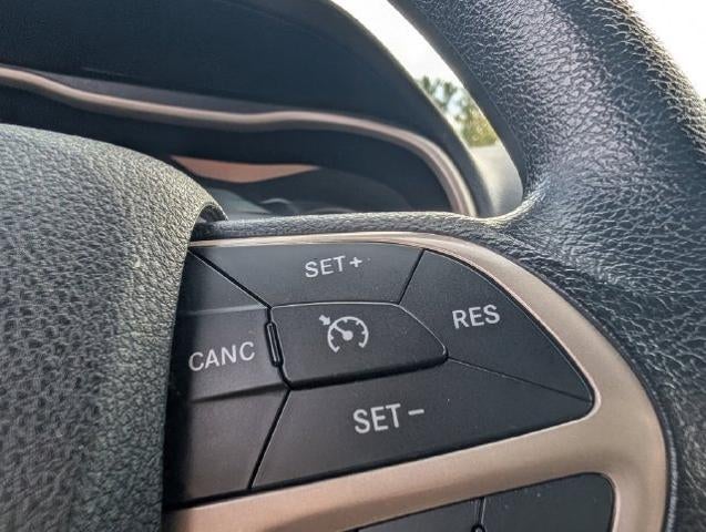 2016 Jeep Cherokee Sport
