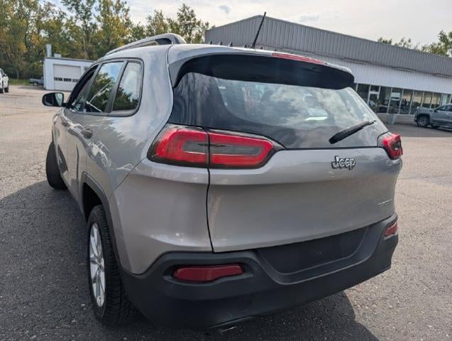 2016 Jeep Cherokee Sport