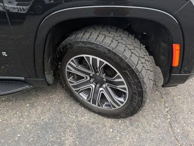 2023 Jeep Wagoneer Base