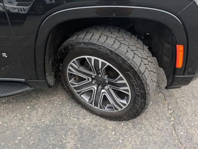2023 Jeep Wagoneer Base