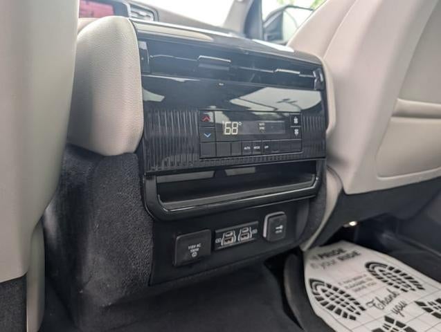 2023 Jeep Wagoneer Base