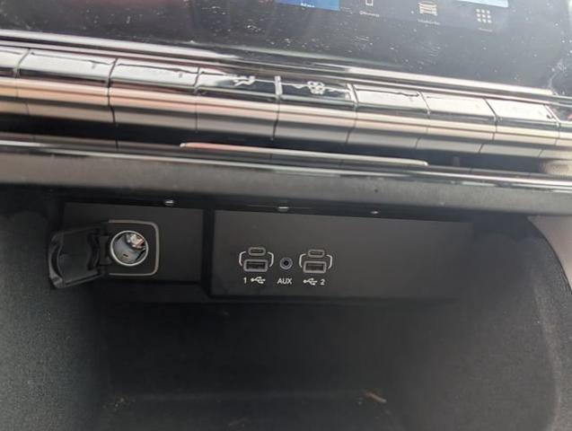 2023 Jeep Wagoneer Base