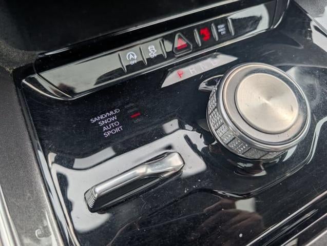 2023 Jeep Wagoneer Base