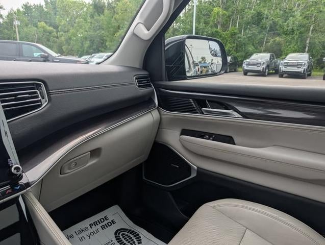 2023 Jeep Wagoneer Base