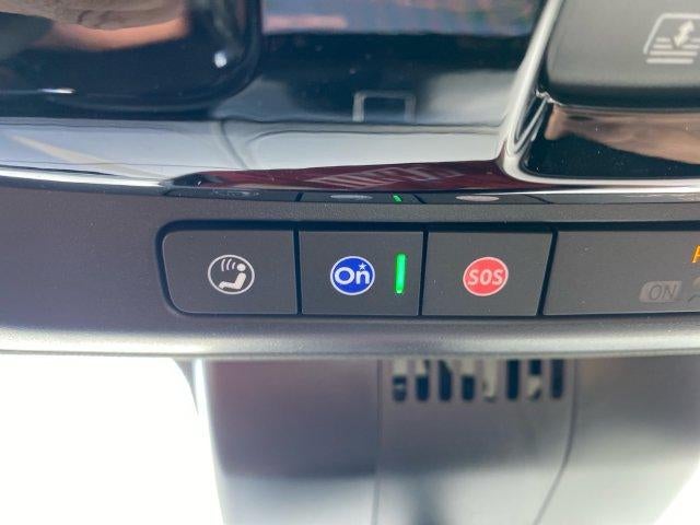 2026 GMC Yukon AT4 Ultimate - Photo 16
