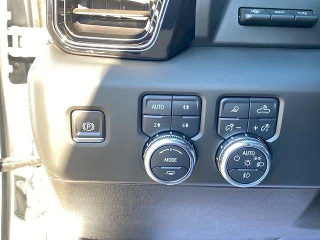 2025 GMC Sierra 3500 HD AT4