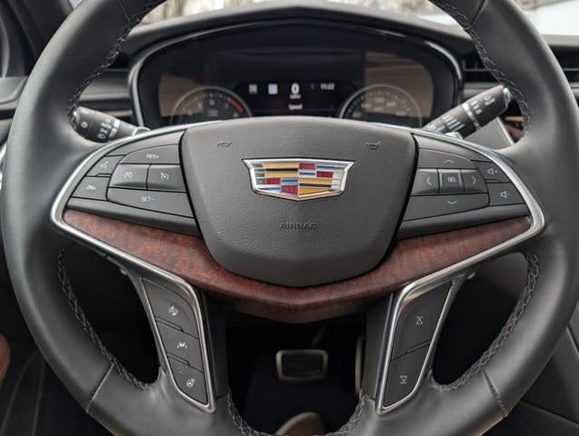 2025 Cadillac XT5 Sport