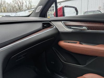 2025 Cadillac XT5 Sport