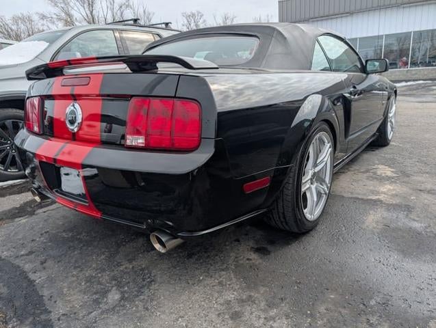 2005 Ford Mustang GT Deluxe