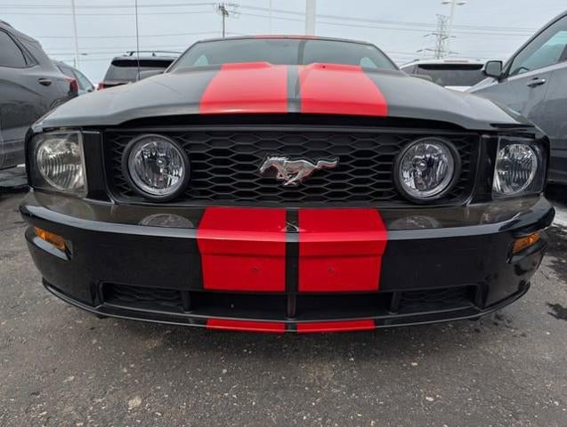2005 Ford Mustang GT Deluxe