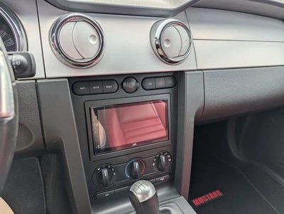 2005 Ford Mustang GT Deluxe