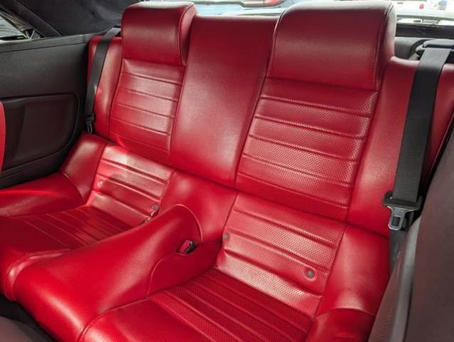 2005 Ford Mustang GT Deluxe