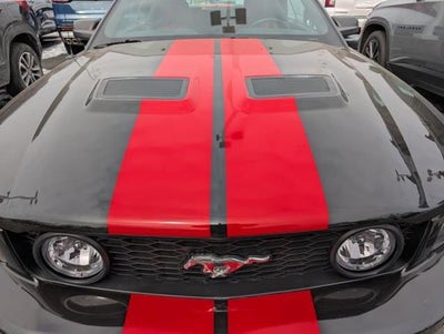 2005 Ford Mustang GT Deluxe