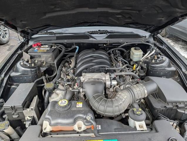 2005 Ford Mustang GT Deluxe