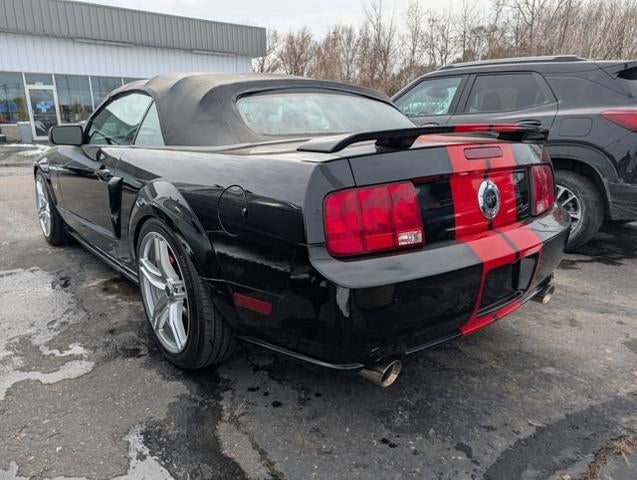 2005 Ford Mustang GT Deluxe
