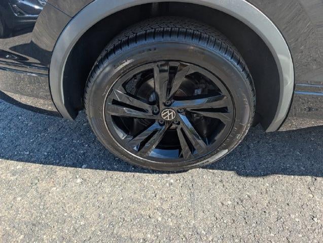2023 Volkswagen Tiguan SE R-Line Black