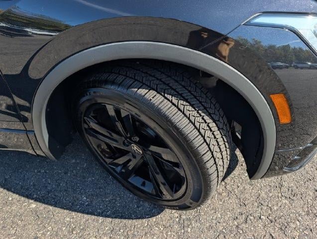 2023 Volkswagen Tiguan SE R-Line Black