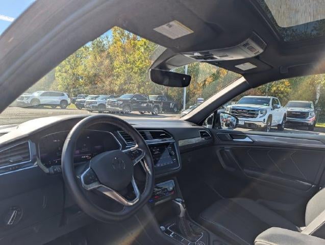 2023 Volkswagen Tiguan SE R-Line Black
