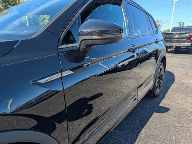 2023 Volkswagen Tiguan SE R-Line Black