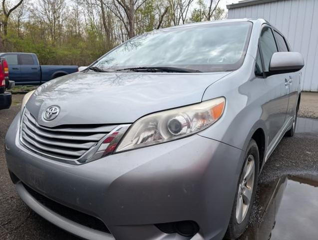 2016 Toyota Sienna LE AAS