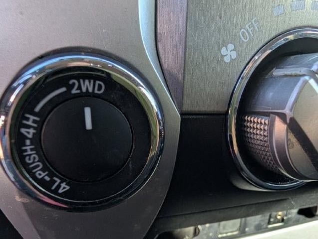 2017 Toyota Tundra 4WD SR