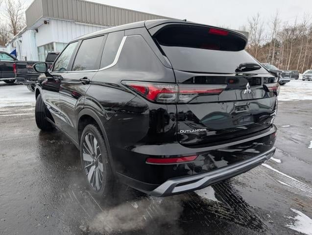 2025 Mitsubishi Outlander SE