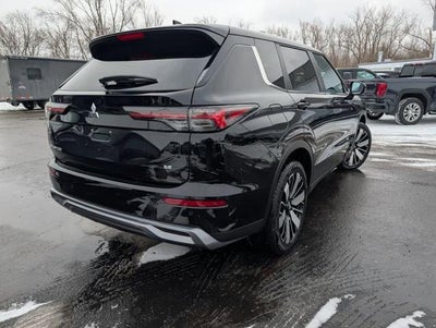 2025 Mitsubishi Outlander SE