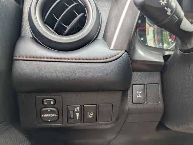 2018 Toyota RAV4 SE