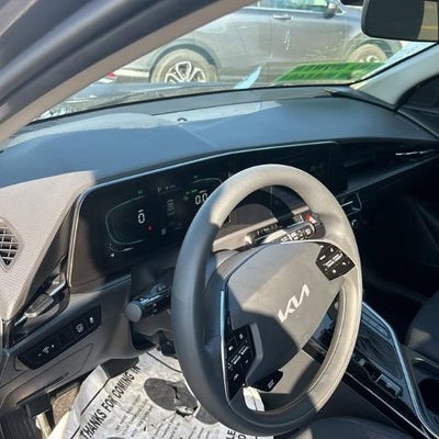 2023 Kia Niro LX